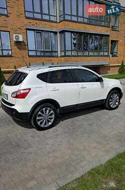 Внедорожник / Кроссовер Nissan Qashqai 2013 в 