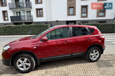 Внедорожник / Кроссовер Nissan Qashqai 2013 в 