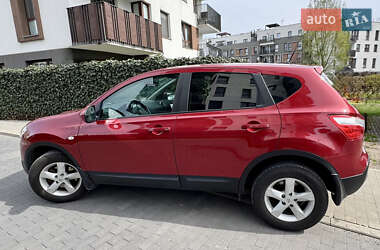 Внедорожник / Кроссовер Nissan Qashqai 2013 в 