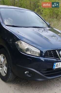 Внедорожник / Кроссовер Nissan Qashqai 2010 в 
