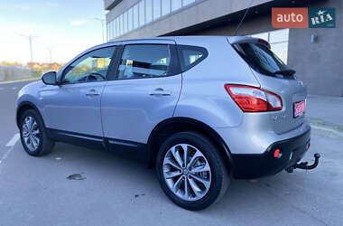 Внедорожник / Кроссовер Nissan Qashqai 2012 в 
