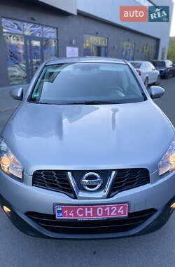 Внедорожник / Кроссовер Nissan Qashqai 2012 в 