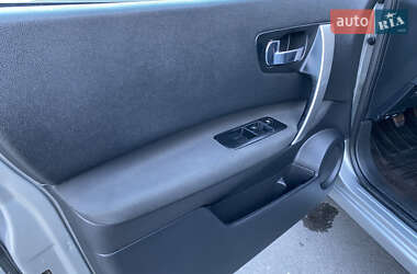 Внедорожник / Кроссовер Nissan Qashqai 2012 в 