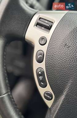 Внедорожник / Кроссовер Nissan Qashqai 2011 в 