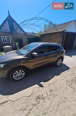 Внедорожник / Кроссовер Nissan Qashqai 2014 в 