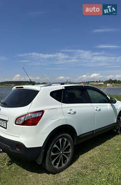 Внедорожник / Кроссовер Nissan Qashqai 2012 в 