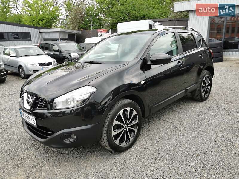 Позашляховик / Кросовер Nissan Qashqai 2012 в 