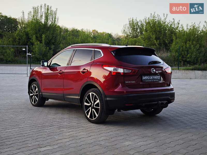 Позашляховик / Кросовер Nissan Qashqai 2016 в Дубні