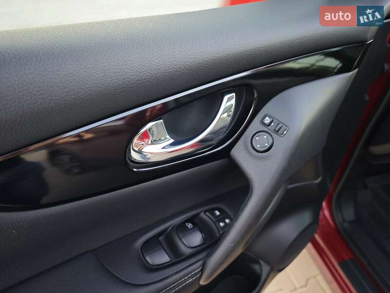 Позашляховик / Кросовер Nissan Qashqai 2016 в Дубні