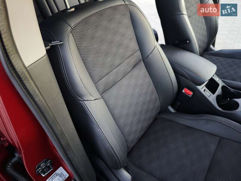 Позашляховик / Кросовер Nissan Qashqai 2016 в Дубні