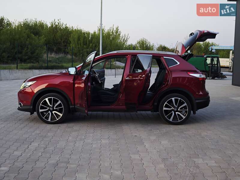 Позашляховик / Кросовер Nissan Qashqai 2016 в Дубні