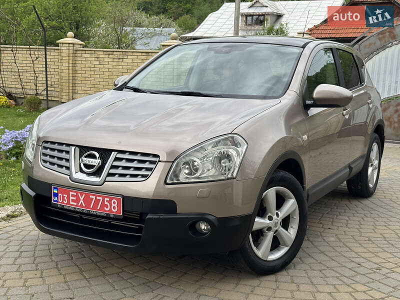 Позашляховик / Кросовер Nissan Qashqai 2010 в 
