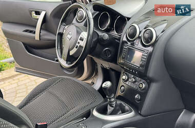 Позашляховик / Кросовер Nissan Qashqai 2010 в 