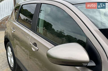 Позашляховик / Кросовер Nissan Qashqai 2010 в 