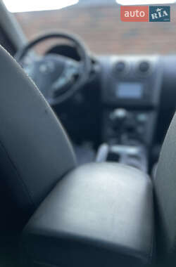 Позашляховик / Кросовер Nissan Qashqai 2010 в 