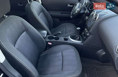 Позашляховик / Кросовер Nissan Qashqai 2010 в 