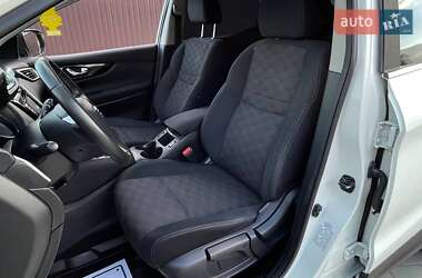 Позашляховик / Кросовер Nissan Qashqai 2015 в 