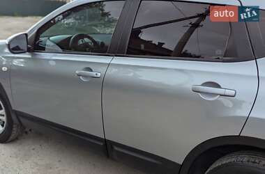 Внедорожник / Кроссовер Nissan Qashqai 2010 в 