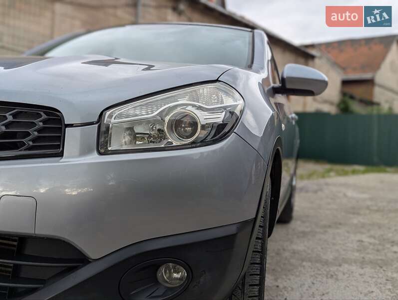 Внедорожник / Кроссовер Nissan Qashqai 2010 в 
