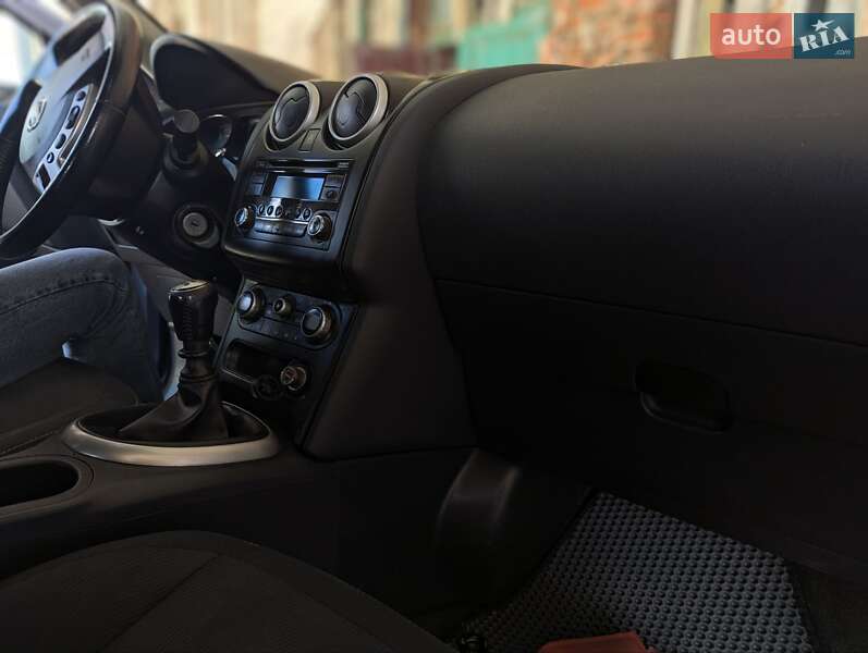 Позашляховик / Кросовер Nissan Qashqai 2010 в Івано-Франківську