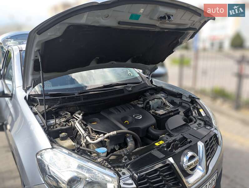 Позашляховик / Кросовер Nissan Qashqai 2010 в Івано-Франківську