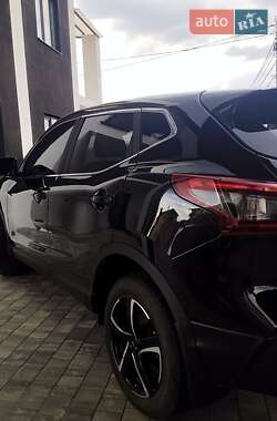 Позашляховик / Кросовер Nissan Qashqai 2020 в 
