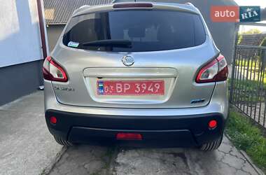 Позашляховик / Кросовер Nissan Qashqai 2010 в 