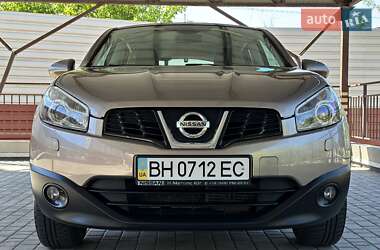 Позашляховик / Кросовер Nissan Qashqai 2011 в 