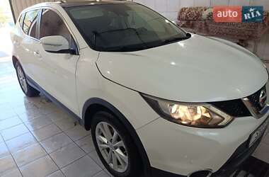 Внедорожник / Кроссовер Nissan Qashqai 2014 в 