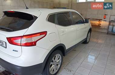 Внедорожник / Кроссовер Nissan Qashqai 2014 в 