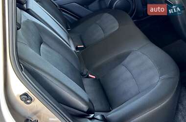 Позашляховик / Кросовер Nissan Qashqai 2011 в 