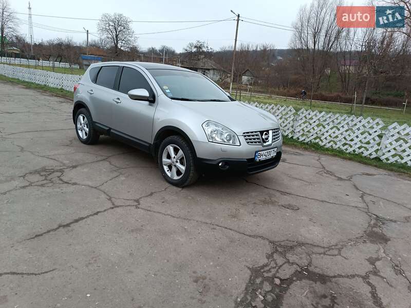 Внедорожник / Кроссовер Nissan Qashqai 2009 в 