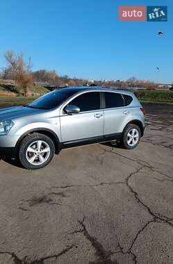 Внедорожник / Кроссовер Nissan Qashqai 2009 в 