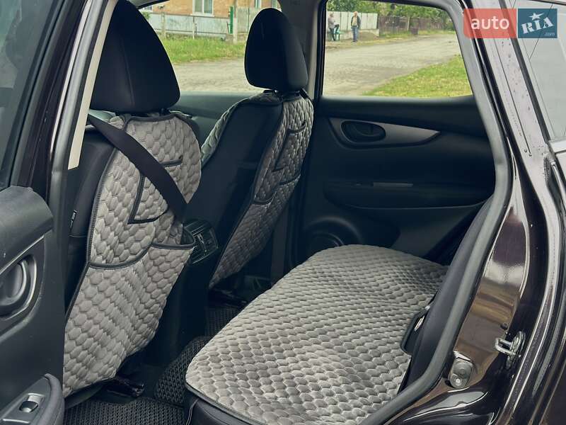 Позашляховик / Кросовер Nissan Qashqai 2017 в Первомайську