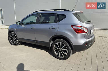 Внедорожник / Кроссовер Nissan Qashqai 2013 в 