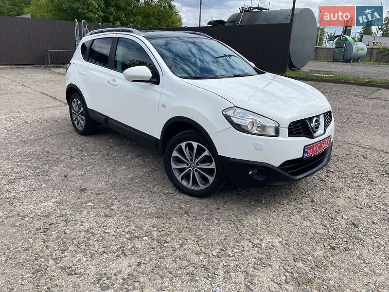 Позашляховик / Кросовер Nissan Qashqai 2010 в 