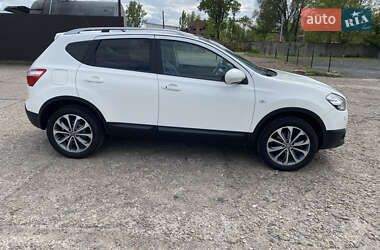 Позашляховик / Кросовер Nissan Qashqai 2010 в 