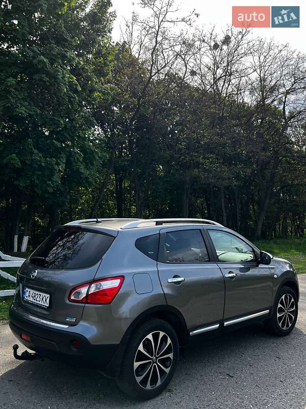 Позашляховик / Кросовер Nissan Qashqai 2011 в Черкасах