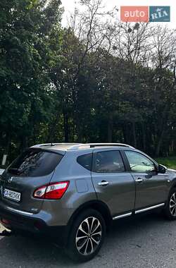 Внедорожник / Кроссовер Nissan Qashqai 2011 в 