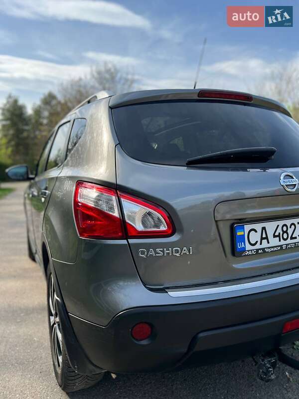 Позашляховик / Кросовер Nissan Qashqai 2011 в Черкасах