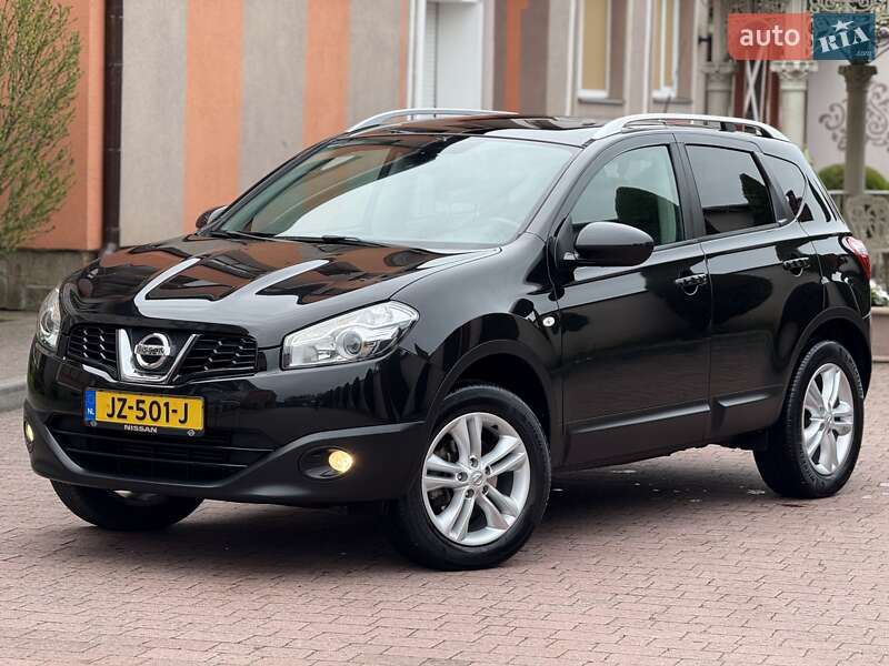 Позашляховик / Кросовер Nissan Qashqai 2010 в Стрию