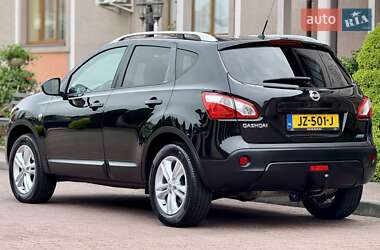 Внедорожник / Кроссовер Nissan Qashqai 2010 в 