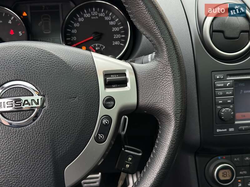 Позашляховик / Кросовер Nissan Qashqai 2010 в Стрию