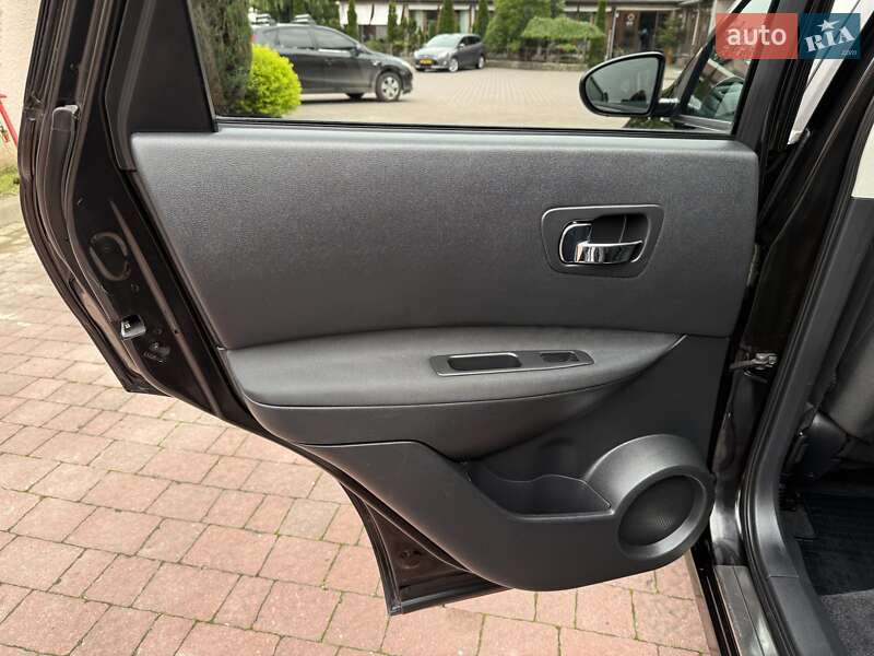 Позашляховик / Кросовер Nissan Qashqai 2010 в Стрию