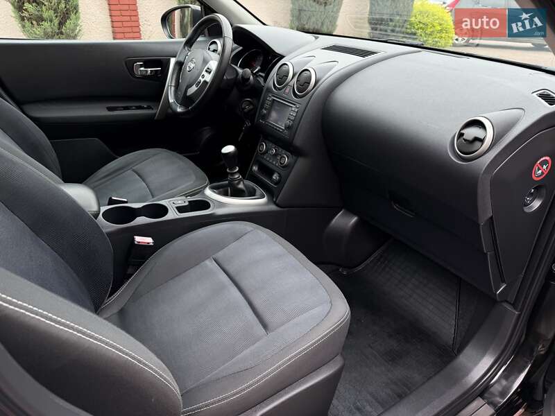 Позашляховик / Кросовер Nissan Qashqai 2010 в Стрию