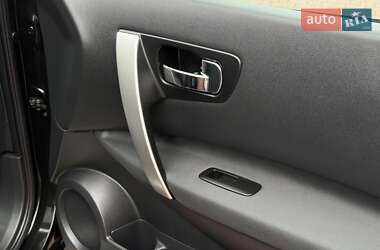 Внедорожник / Кроссовер Nissan Qashqai 2010 в 