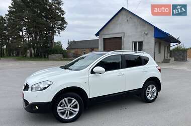Позашляховик / Кросовер Nissan Qashqai 2011 в 
