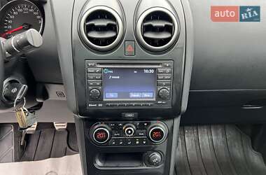 Позашляховик / Кросовер Nissan Qashqai 2011 в 