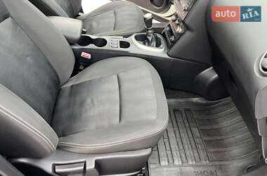 Позашляховик / Кросовер Nissan Qashqai 2011 в 