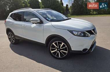Внедорожник / Кроссовер Nissan Qashqai 2015 в Дубно